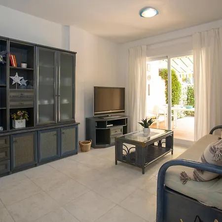 Appartement Fontana Iii, Bajo, 2 Dormitorios, By Bookindenia *