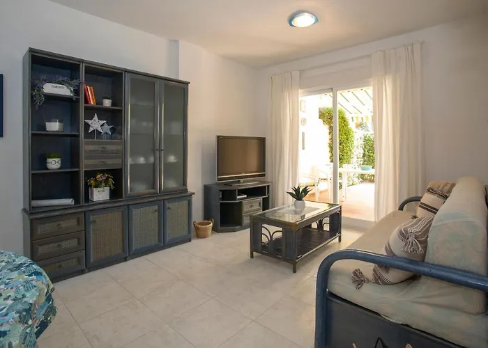 Apartment Fontana Iii, Bajo, 2 Dormitorios, By Bookindenia *