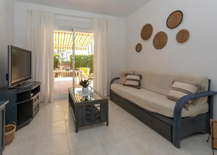 Apartment Fontana Iii, Bajo, 2 Dormitorios, By Bookindenia