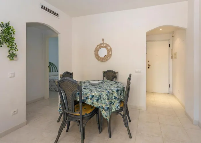 Fontana Iii, Bajo, 2 Dormitorios, By Bookindenia Apartment