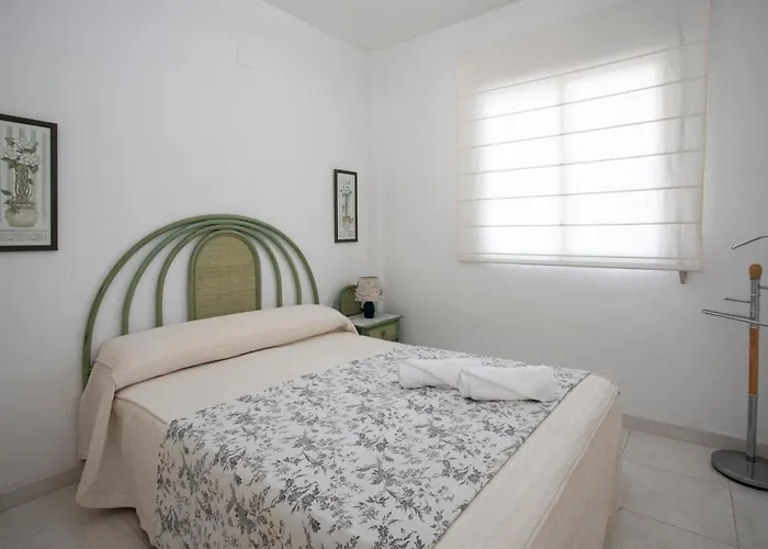 Fontana Iii, Bajo, 2 Dormitorios, By Bookindenia Denia