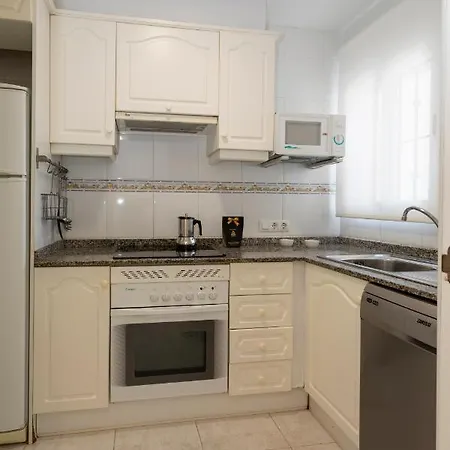 Fontana Iii, Bajo, 2 Dormitorios, By Bookindenia * Dénia