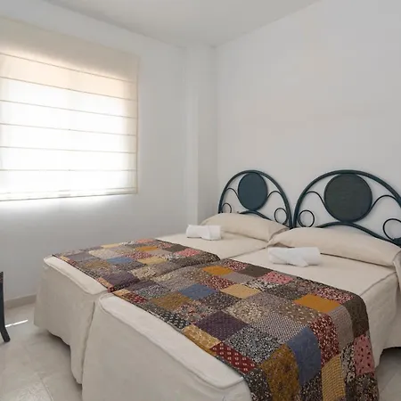 Fontana Iii, Bajo, 2 Dormitorios, By Bookindenia *